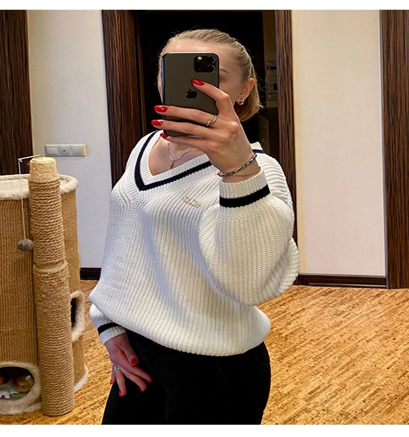 Korella™ V-Neck Knit Sweater – Effortless Autumn/Winter Style